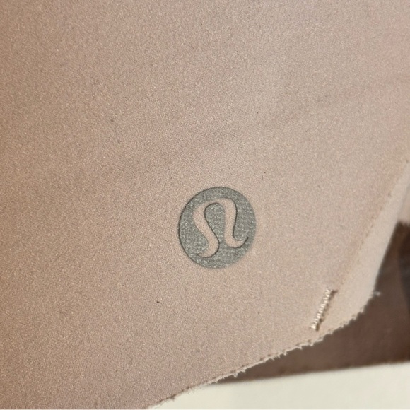 LULULEMON Sz 34DD Seamless Nude Athletic Sports Bra Padded Criss Cross Back - Picture 5 of 8